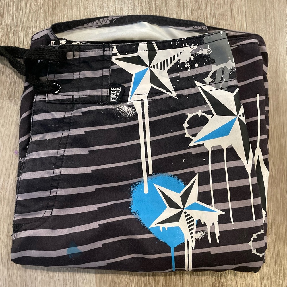 Freeworld Men’s Board Shorts Lightly Used